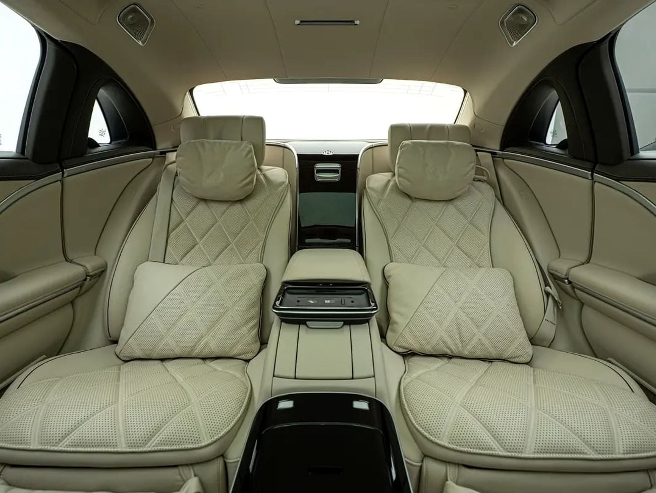 Mercedes Maybach S680 Maybach S680 | Two-Tone | GCC Spec | First-Class Rear Seats