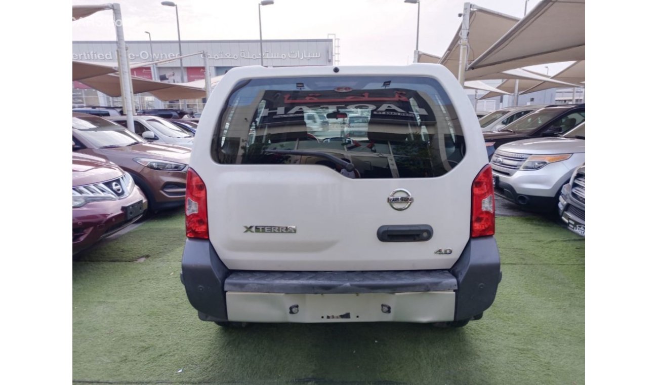 Nissan X-Terra Gulf model 2012 Forel wheels, rear camera screen, in excellent condition