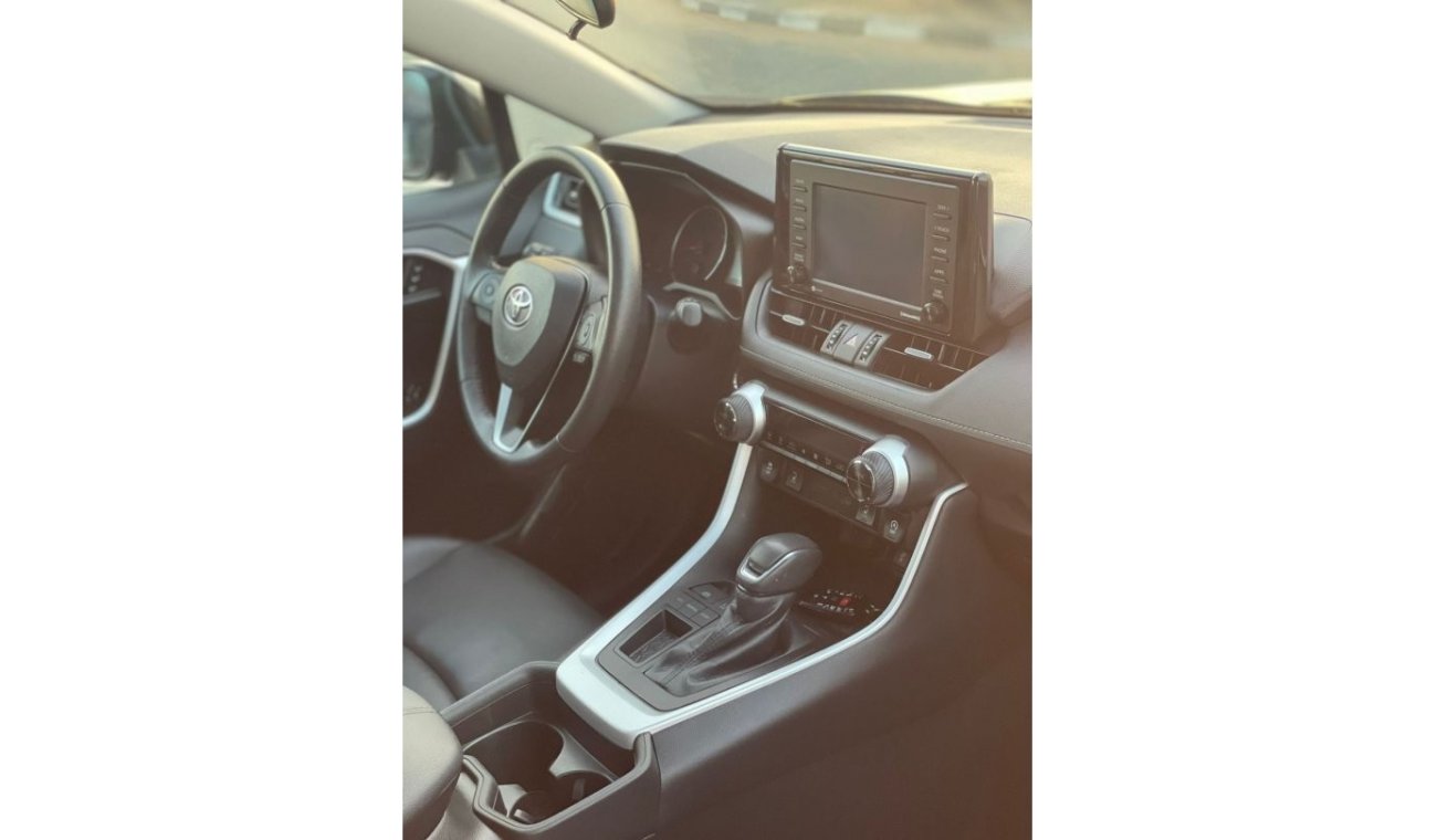 تويوتا راف ٤ 2021 Toyota RAV4 XLE Premium Full Option+ 2.5L V4 -  With Radar / UAE PASS
