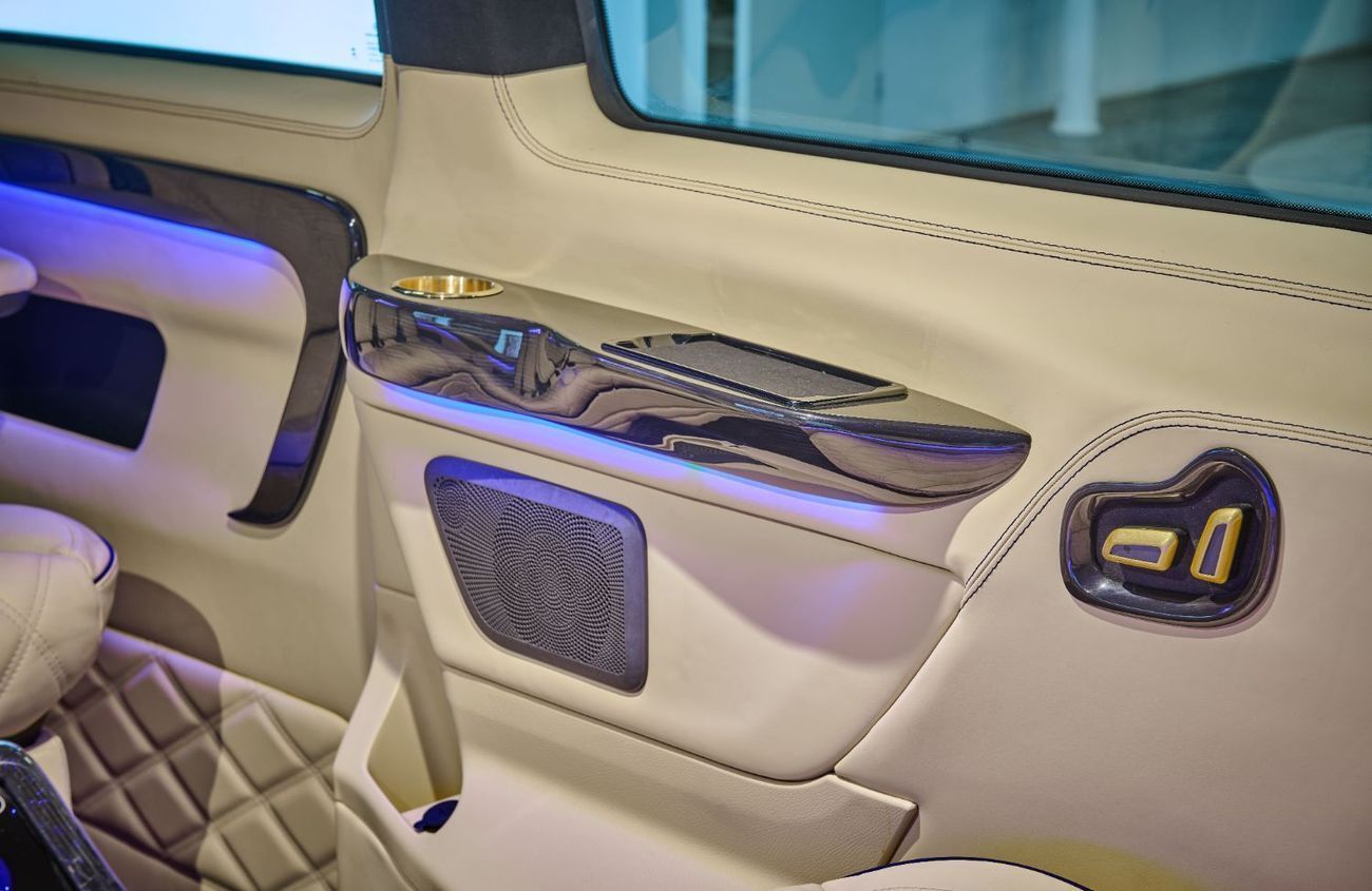 مرسيدس بنز V 300 2026 “LA FAMILLE” – 1 Of 10 CONCEPT - Handcrafted by ROYAL CUSTOMS in Dubai