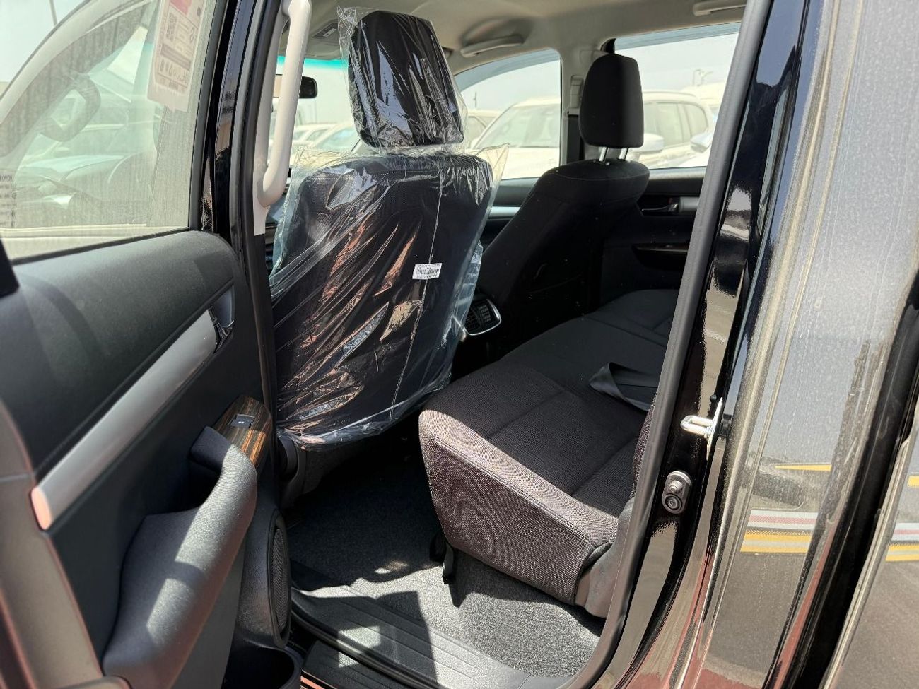 تويوتا هيلوكس TOYOTA HILUX 2.7L AT BLACK  2025-PUSH START