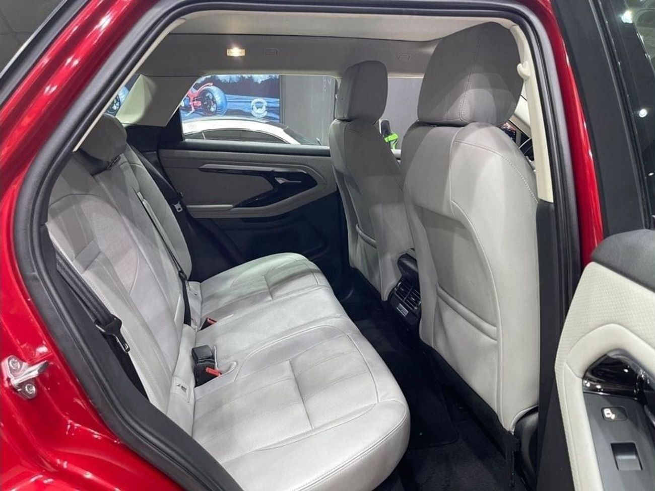 لاند روفر رانج روفر إيفوك Dynamic SE P250 2.0L