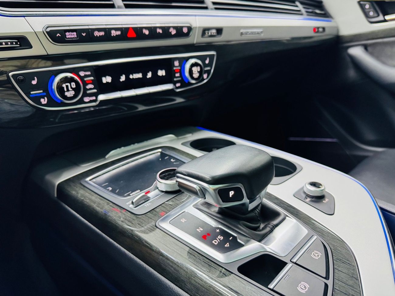 أودي Q7 45 TFSI quattro Luxury 3.0L