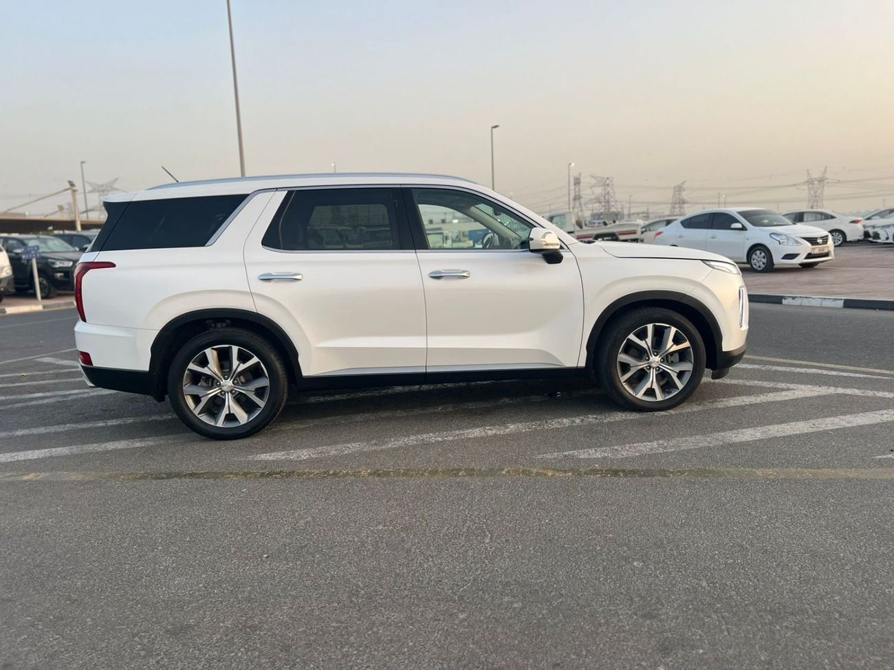 Hyundai Palisade 2021 Hyundai Palisade Sel - 3.8L V6 - Auto Trunk - Leather & Electric Seat - Key Engine Start Option