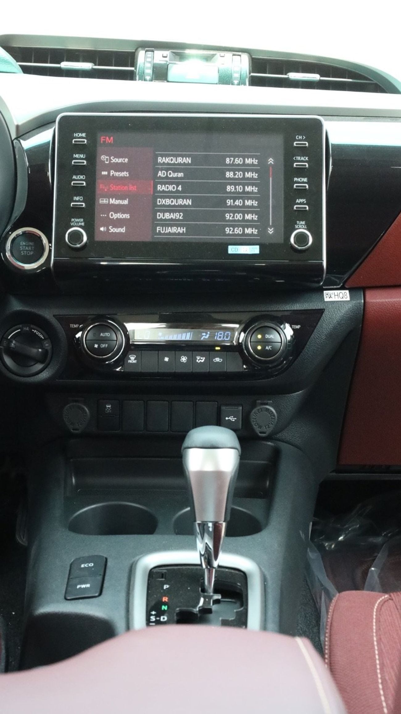 تويوتا هيلوكس TOYOTA HILUX SR5 2.7L A/T full option