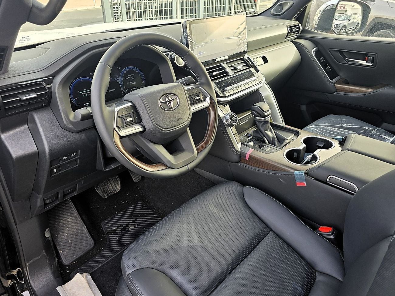 Toyota Land Cruiser VX Toyota Land Cruiser 3.3L Diesel A/T 4WD SUV With radar Black Color 2026 Model