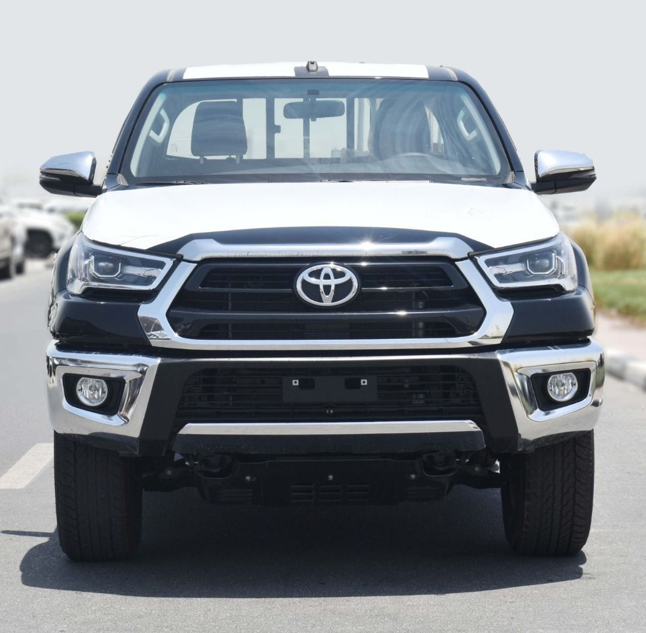 Toyota Hilux TOYOTA HILUX SR5 2.7L MT 2025 FULL OPTION