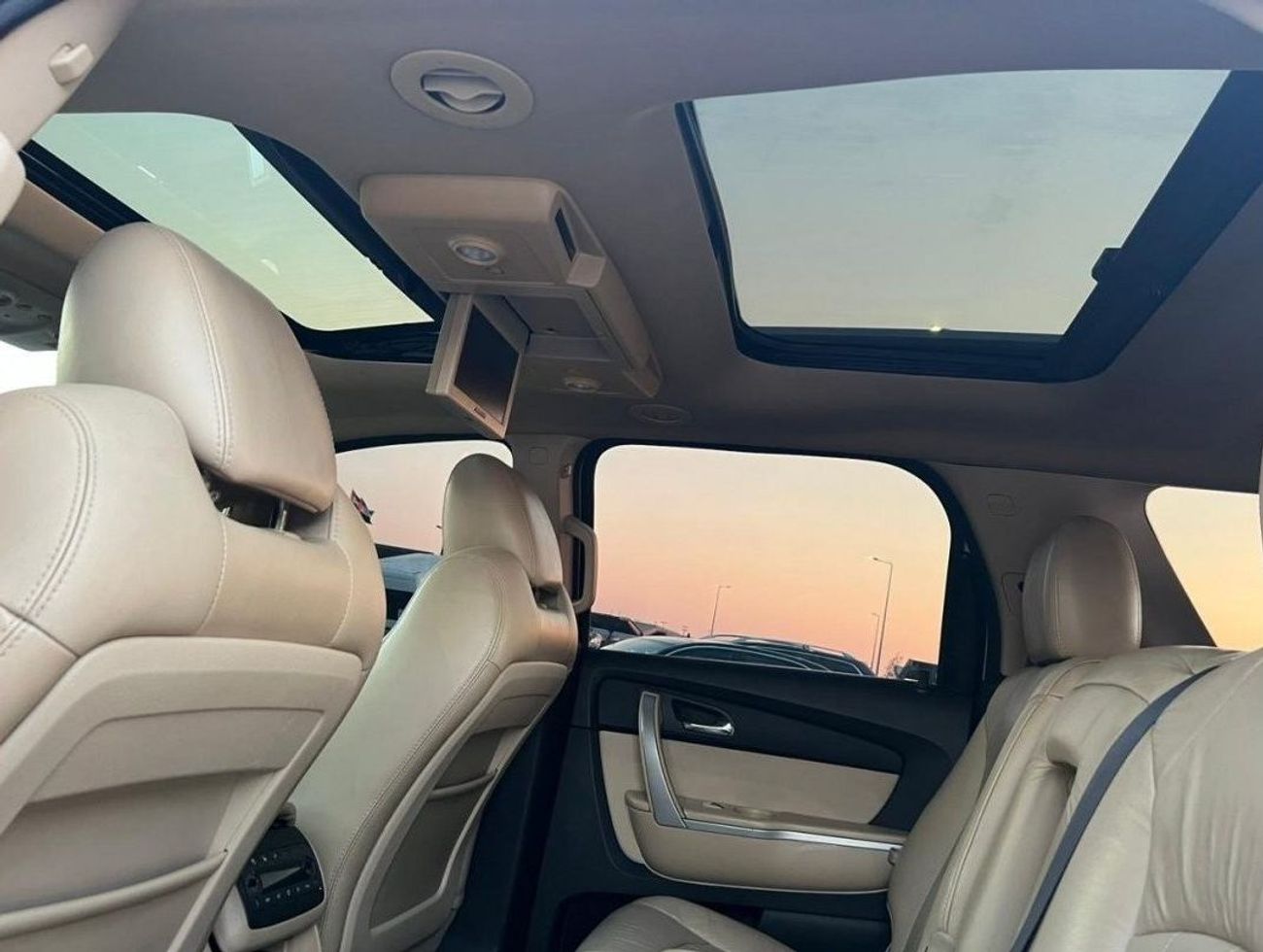 GMC Acadia Full option ‏خليجي