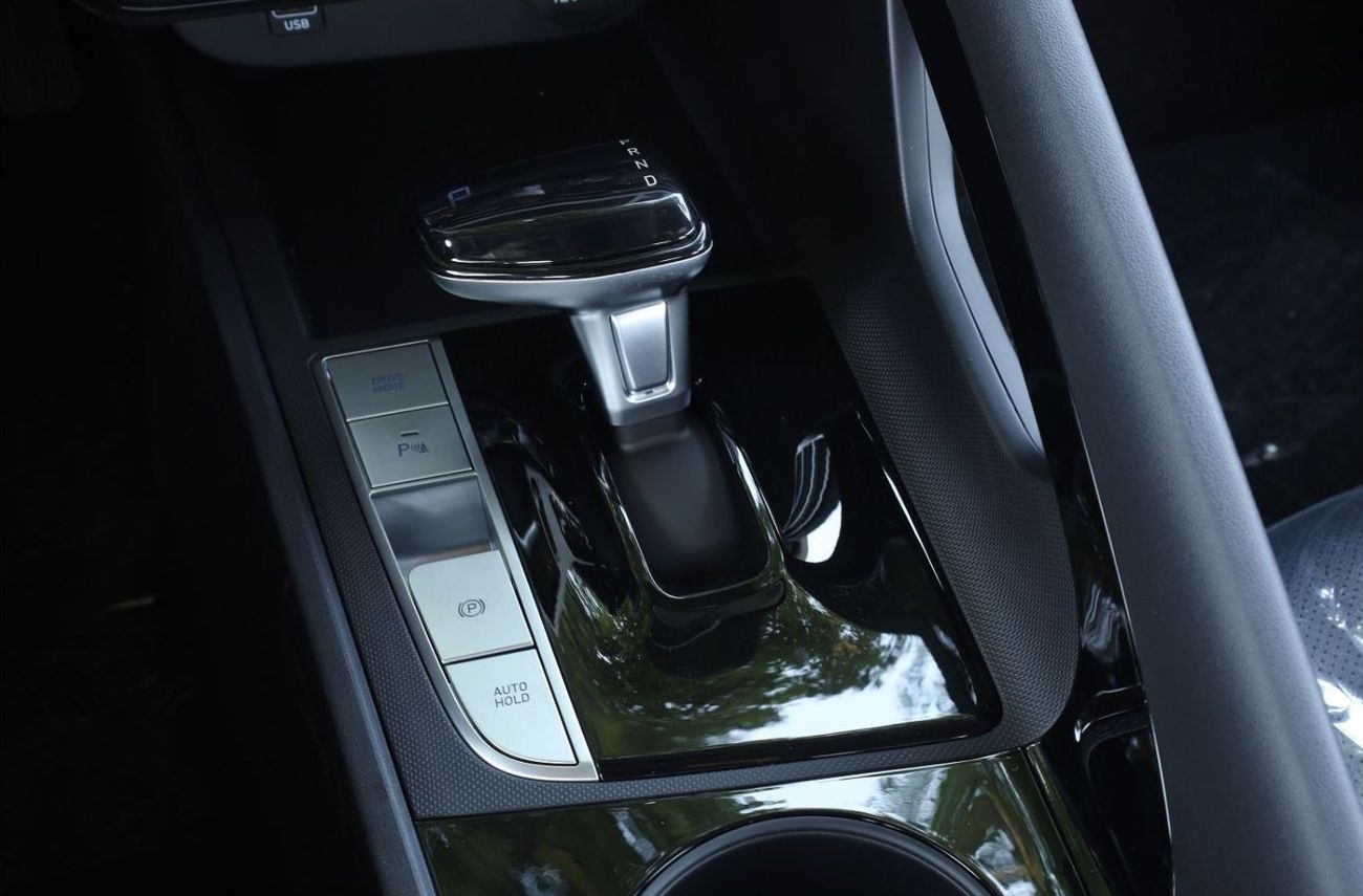 Hyundai Elantra Hyundai Elantra 1.5L CVT Elite Edition GLX