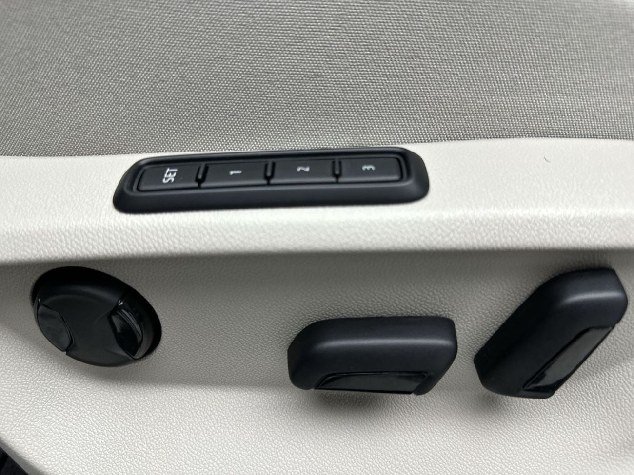 فولكس واجن تيرامونت Comfortline 3.6L Comfortline (Ref#28204) / 34,100 AED SAVINGS from New Car