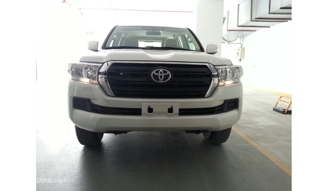 Toyota Land Cruiser GX 4.0L - 9 STR - 2017