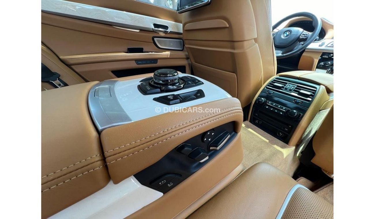 BMW 750Li UAE Edition BMW 750LI 2014 GCC INDIVIDUAL TOP RANGE SERVICE HISTORY IN PERFECT CONDITION