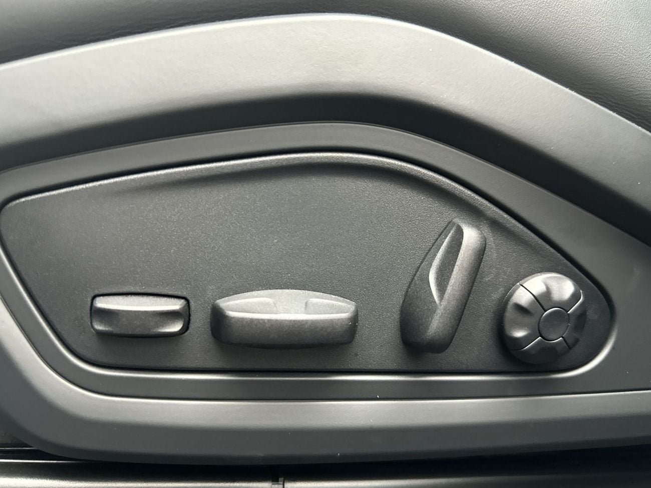 أودي إي ترون جي تي quattro 530hp Exclusive Edition (Ref# 007401)