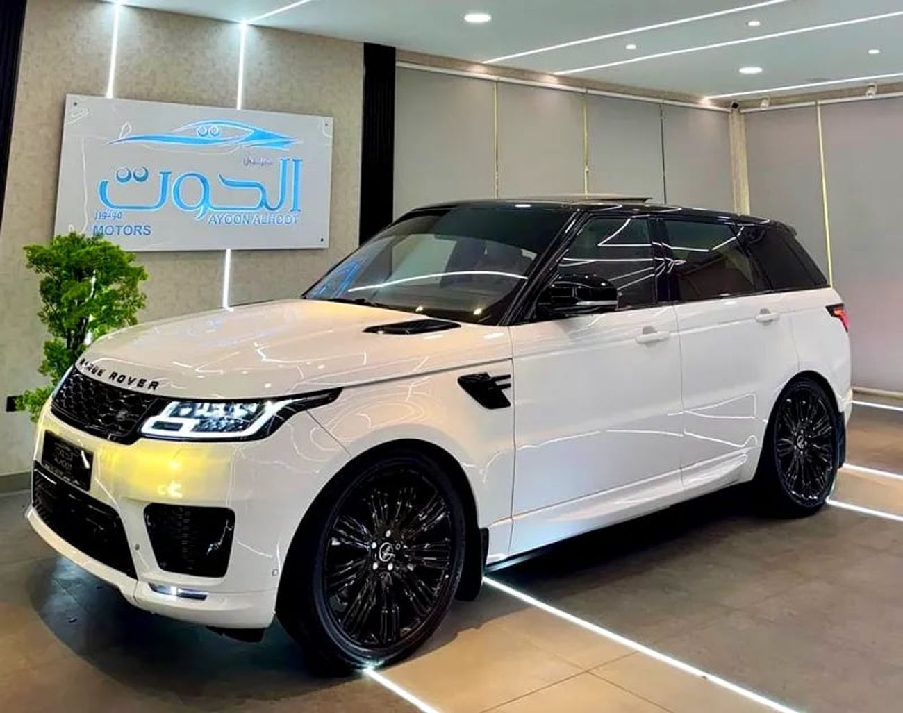 Land Rover Range Rover Sport AUTOBIOGRAPHY V8 || RED INT || TOP RANGE || GCC || ACCIDENTS FREE || LOW MILEAGE