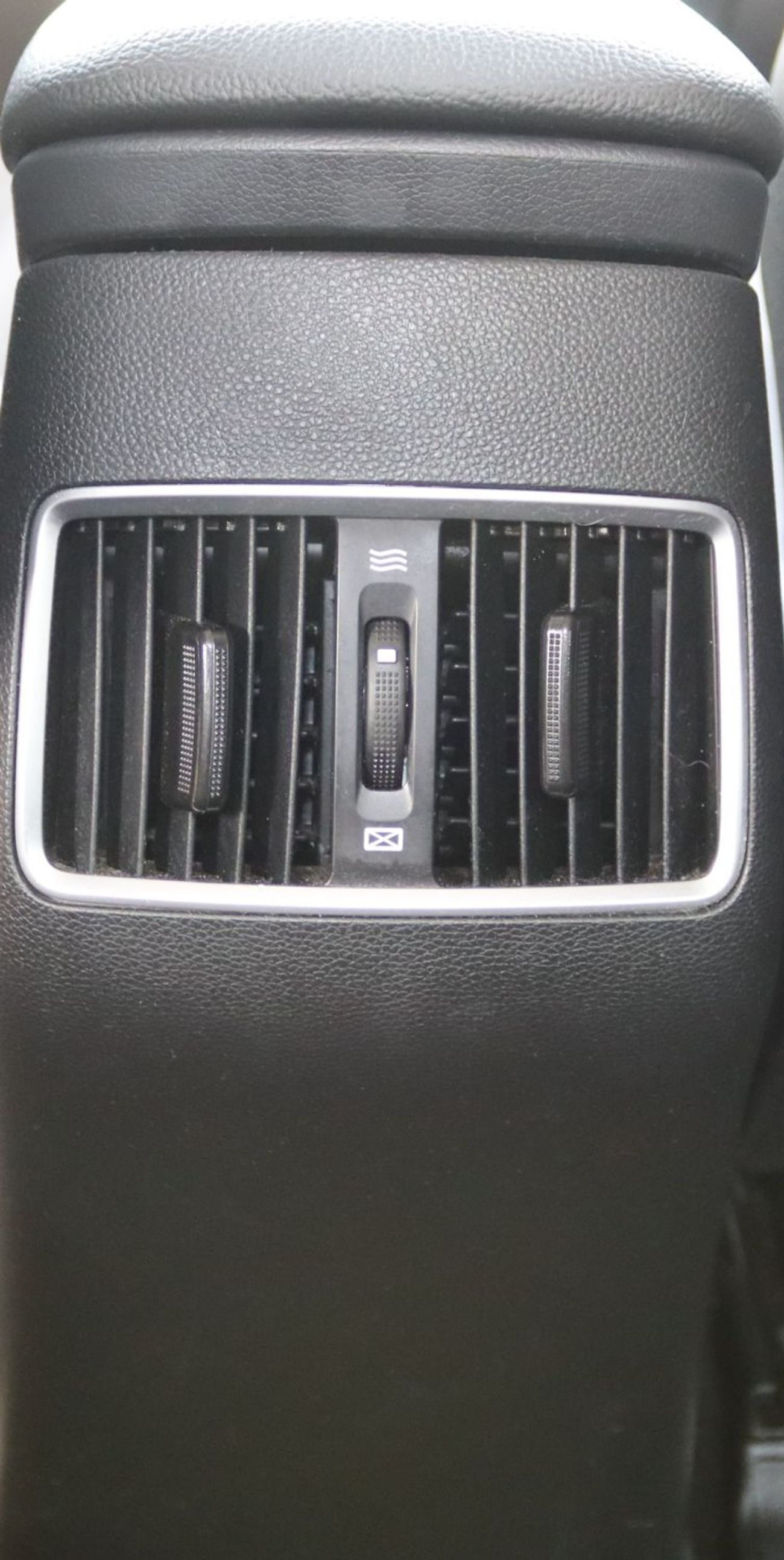 هيونداي كريتا هيونداى كاريتا موديل 2020 سياره خليجيه بحاله ممتازه بمحرك 1500 سى سى وبسعر 39000 درهم وممشى 83000 كي