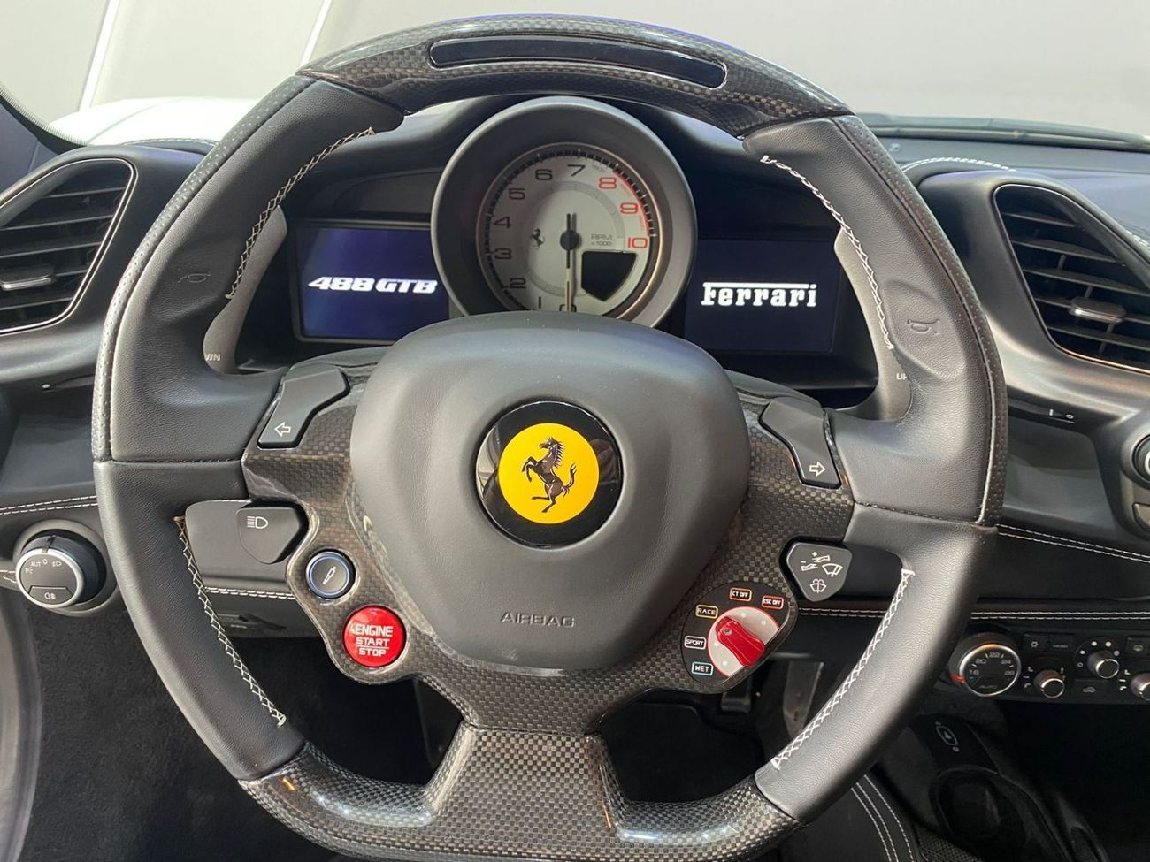 Ferrari 488 FERRARI 488 GTB | V8