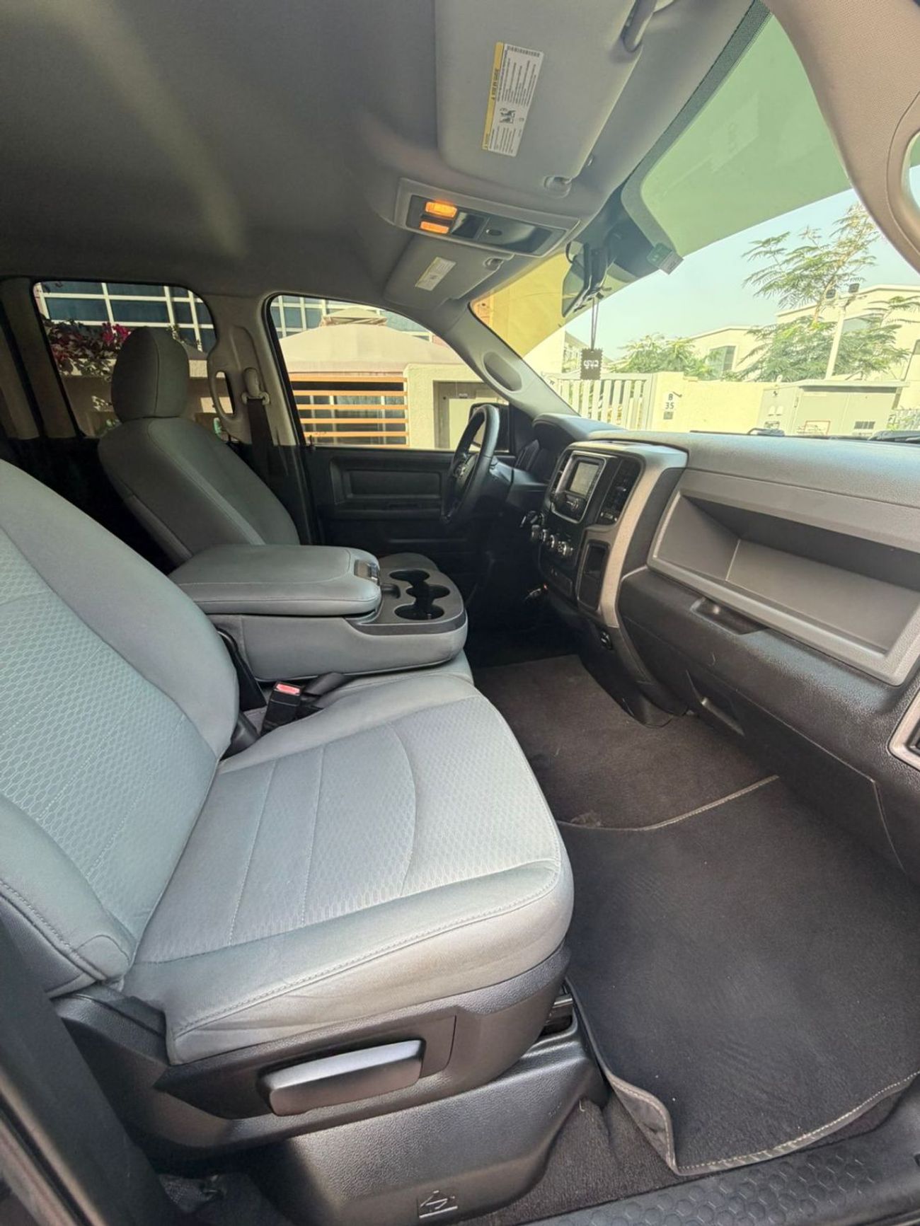 دودج رام فان V8