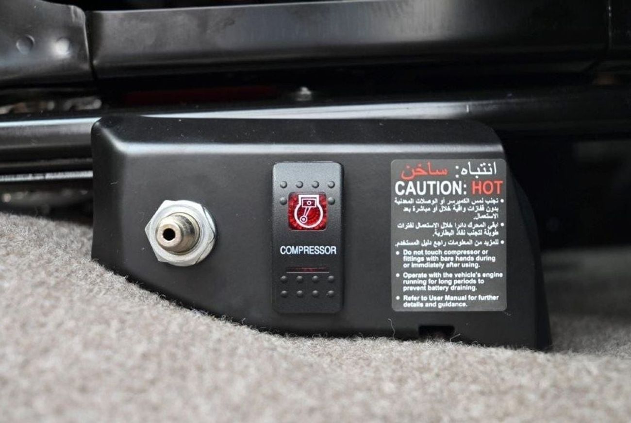 Toyota Land Cruiser 70 SUPER DELUXE V6 4.0L PETROL 5-SEATER 4WD AUTOMATIC - EURO 4