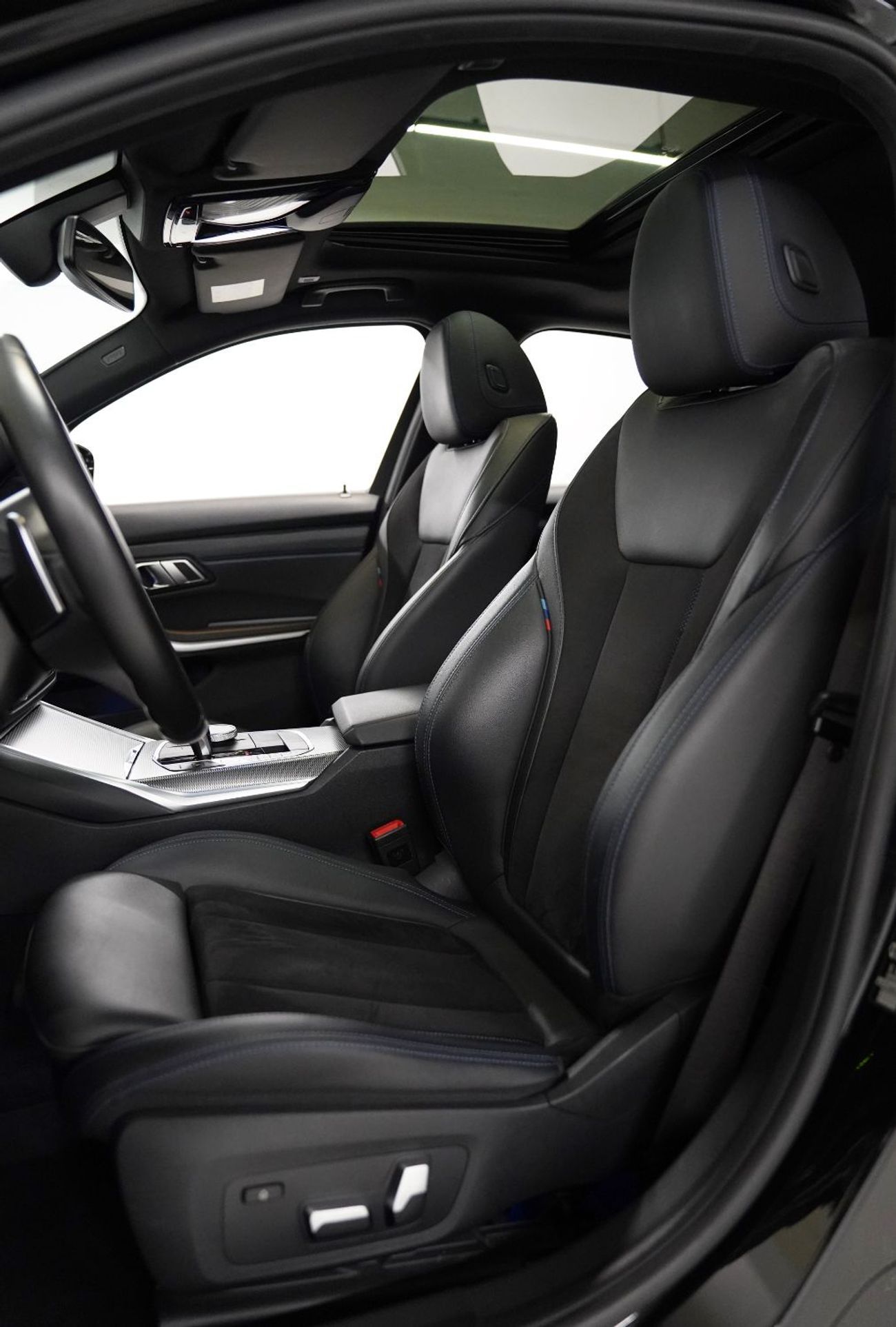 BMW 330i M Sport 2.0L (255 HP) 2021 BMW 330i M-Kit, Warranty, 2026 BMW Service Pack, GCC