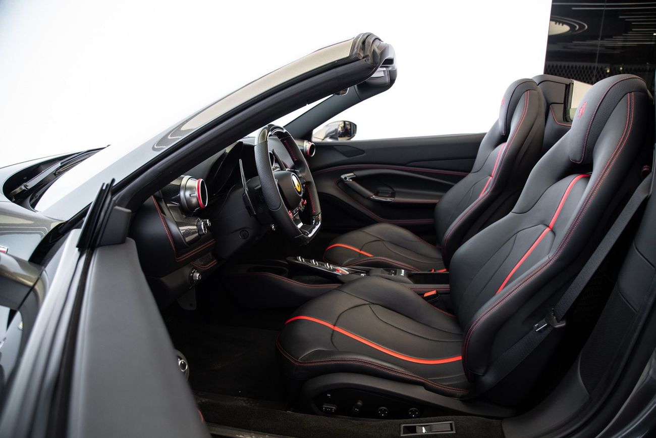 Ferrari F8 Spider 3.9T V8