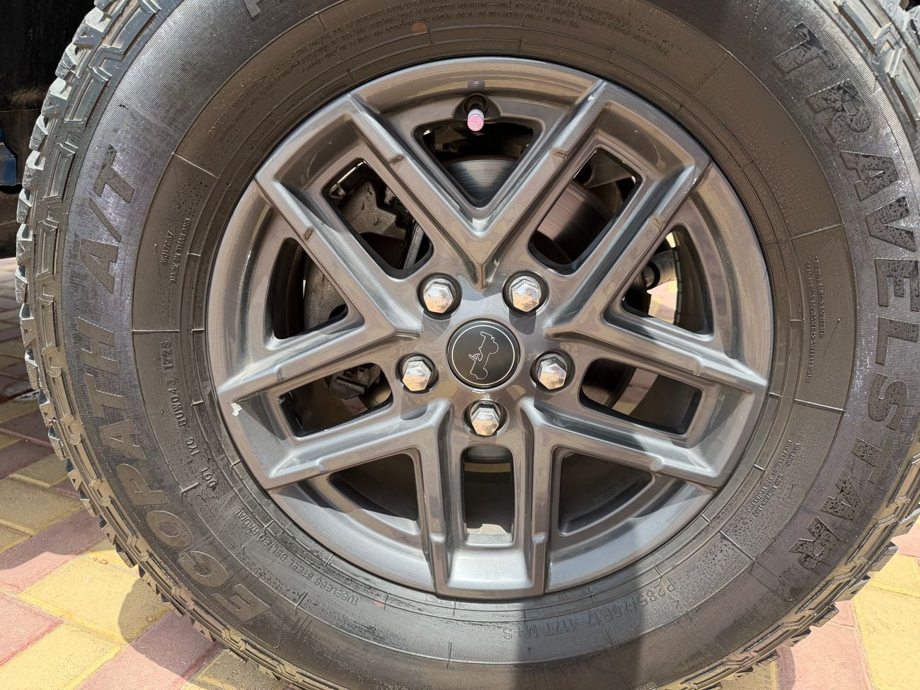 Jeep Wrangler 2024 Jeepers Edition Rubicon V6 in perfect condition!