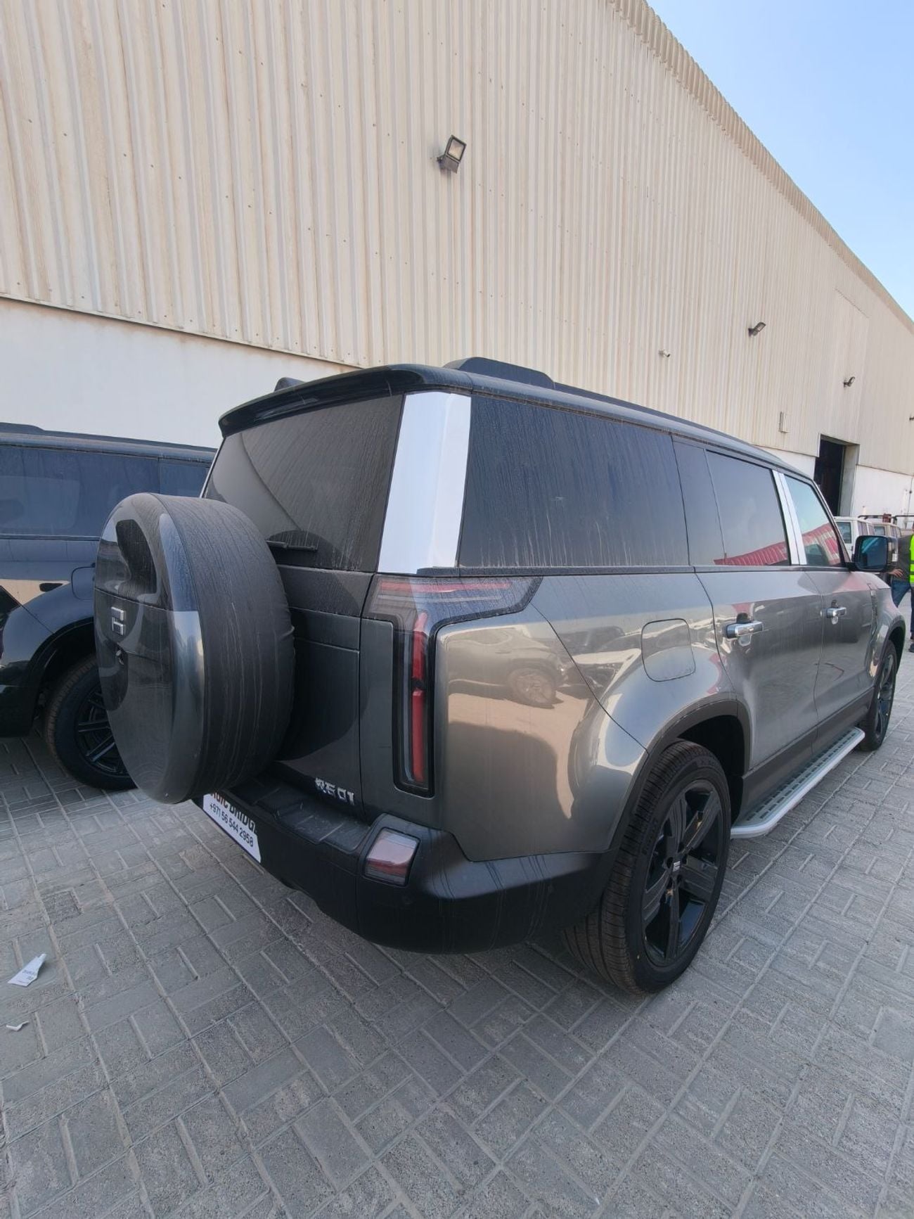 ROX 01 STD ROX 01 2026 Grey-White 7 Seater