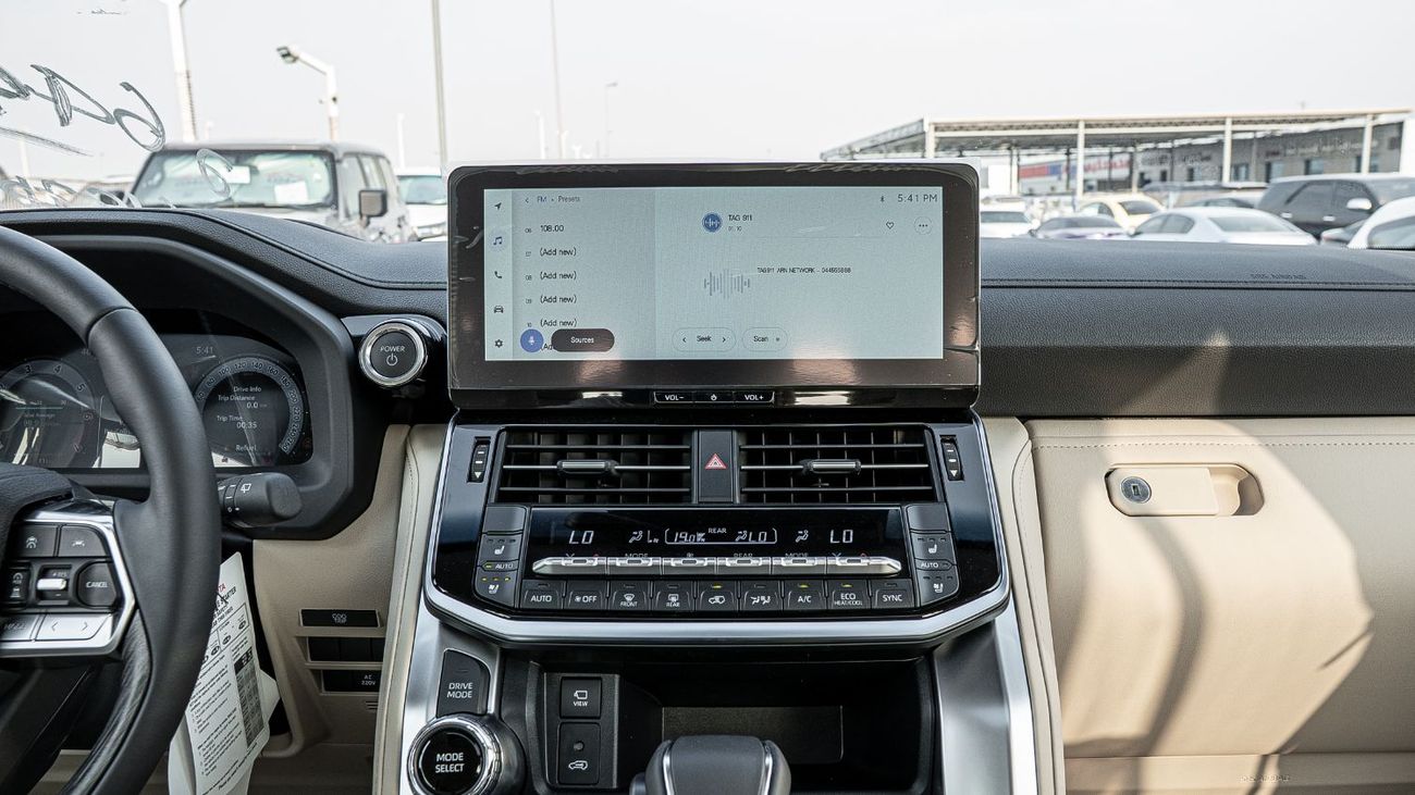 تويوتا لاند كروزر 2026 Toyota Land Cruiser 300 VXR 3.5L AT Hybrid (Black-Beige)