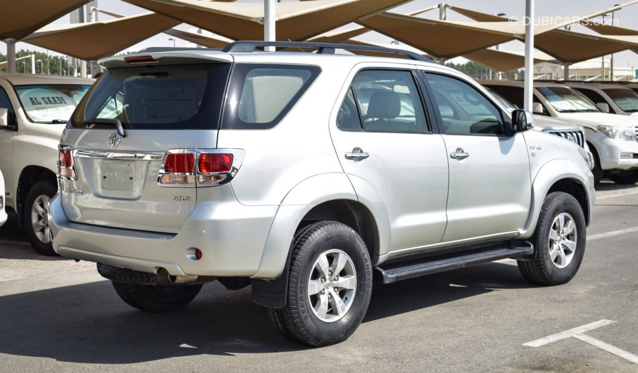 Toyota Fortuner SR5 4.0 V6