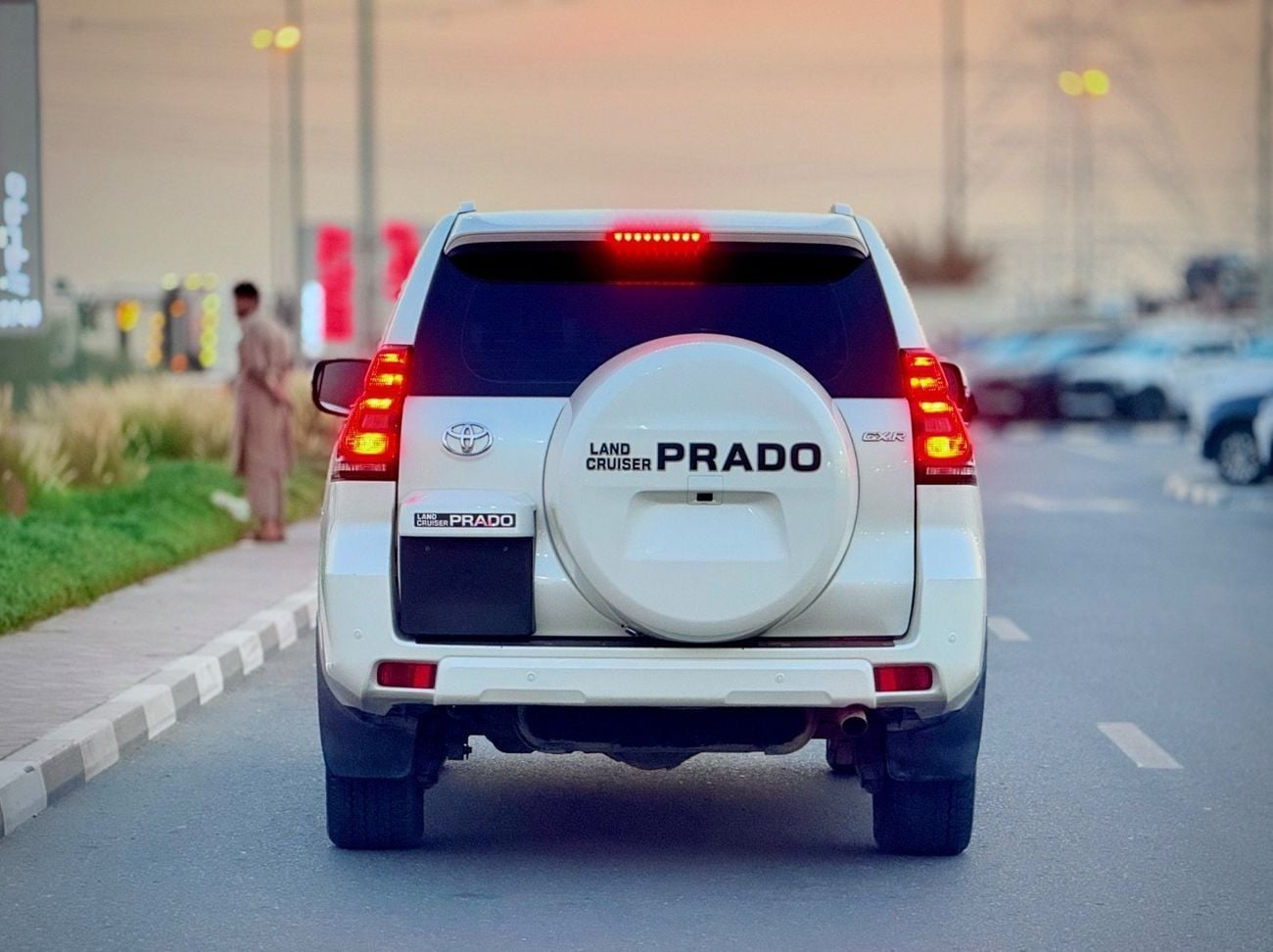 Toyota Prado GXR 2019 V6 Full option Sunroof, Coolbox , Electric seats top of The Range