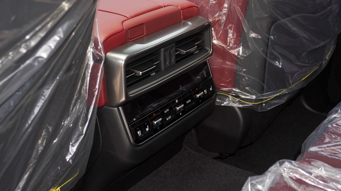 Lexus LX 600 3.5 L V6