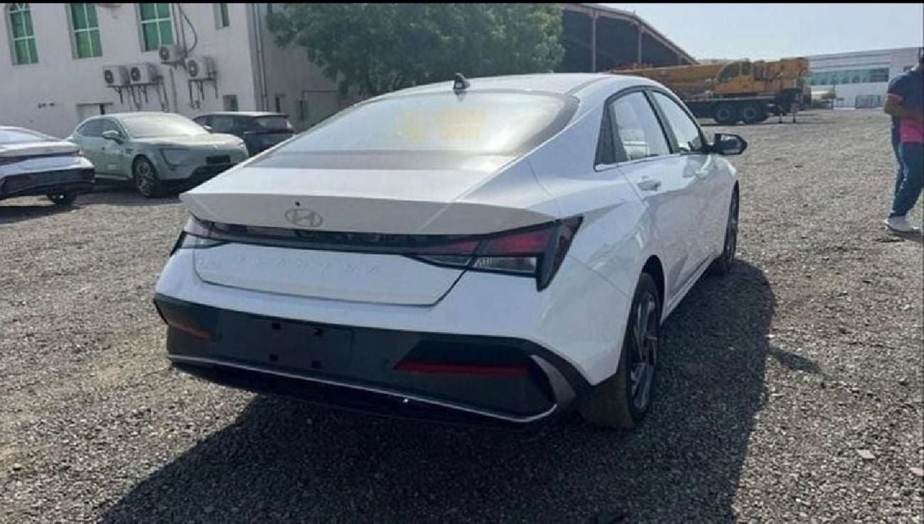 هيونداي إلانترا Hyundai Elantra / 2025 / Chinese / white