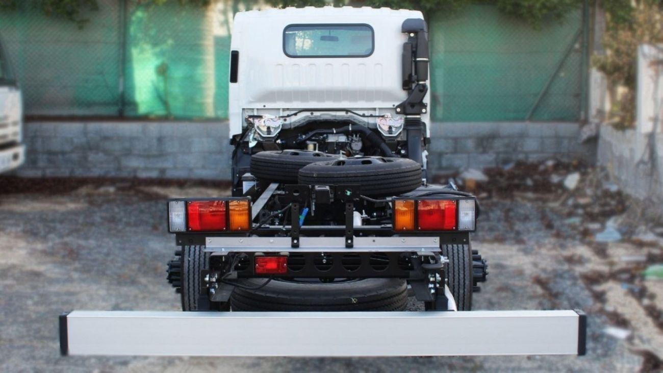 Isuzu NPR 71L 4.6L LWB Cab Chassis MT 2023YM