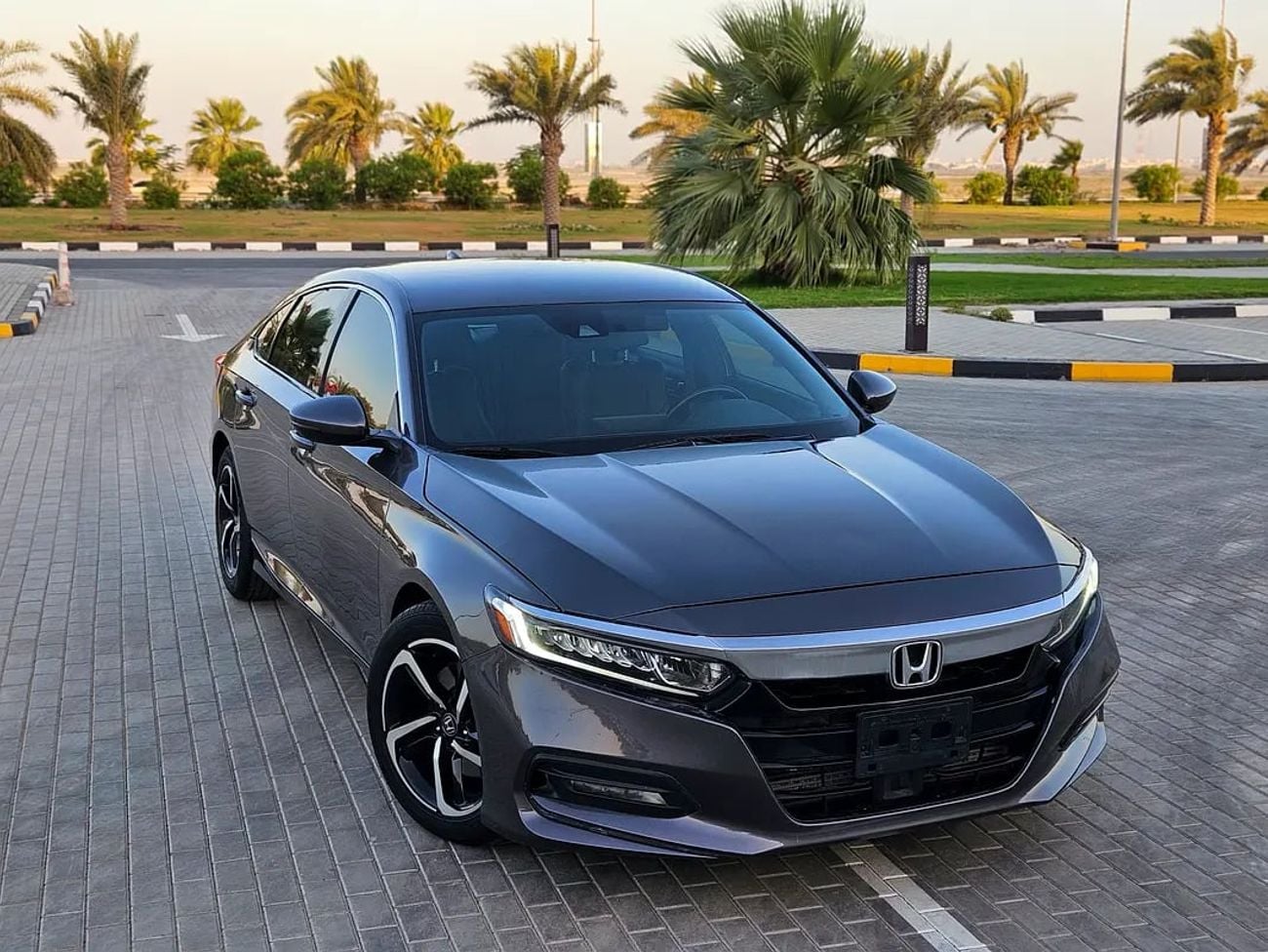 هوندا أكورد Sport US Specs - Low Mileage Pristine Condition Perfect Family Sedan