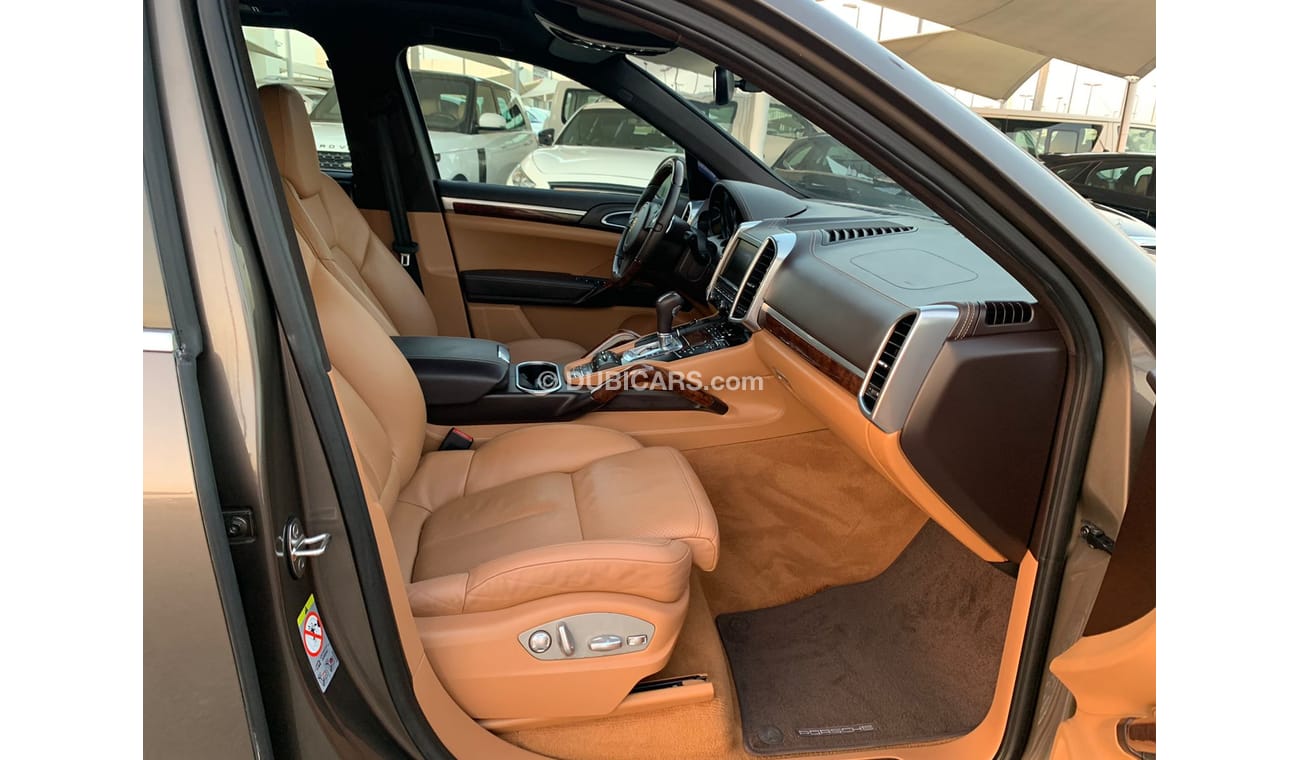 Porsche 718 Cayman Porsche Cayenne S 2012