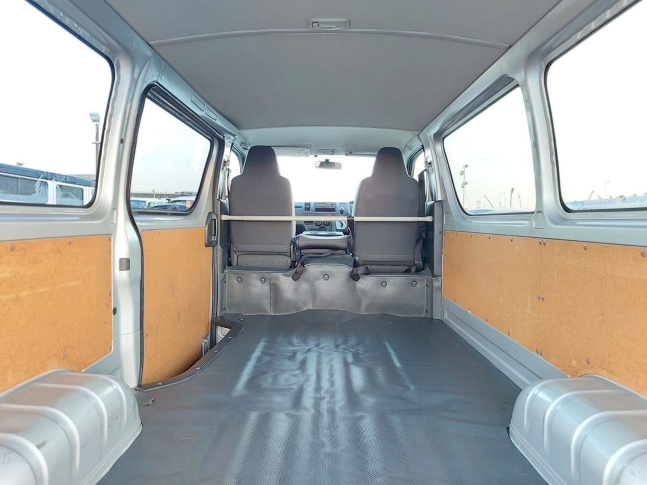 Toyota Hiace TOYOTA HIACE VAN RHD 2014 MODEL 3.0 L DIESEL AUTOMATIC(PM74812)