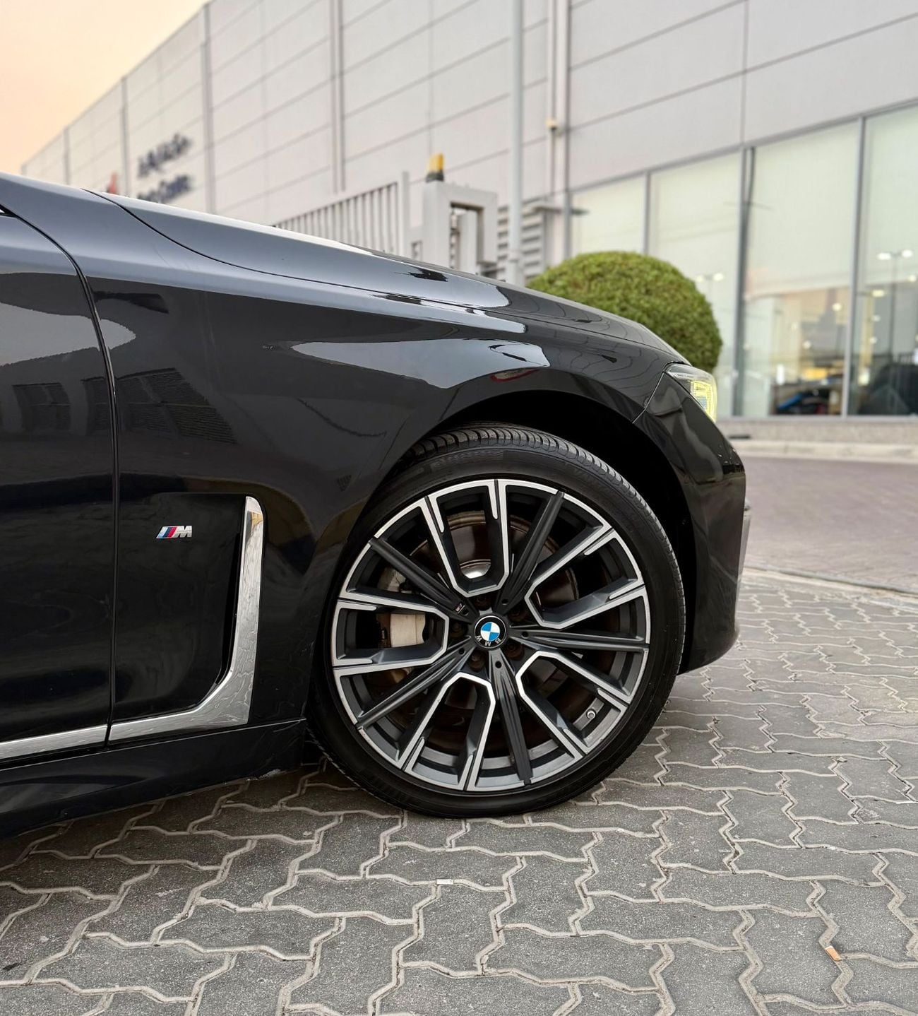 BMW 730Li M SPORT