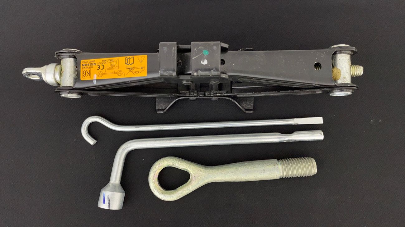 نيسان صني SV 1.5 | بدون دفعة مقدمة | اختبار القيادة في المنزل