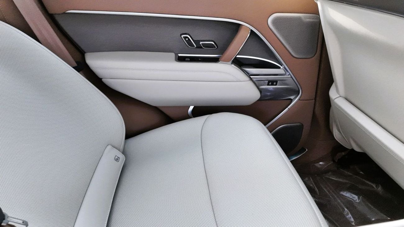لاند روفر رينج روفر SV P615 SWB | Tourmaline Brown | Tan Interior | 4.4L Twin-Turbo V8 | GCC Specs