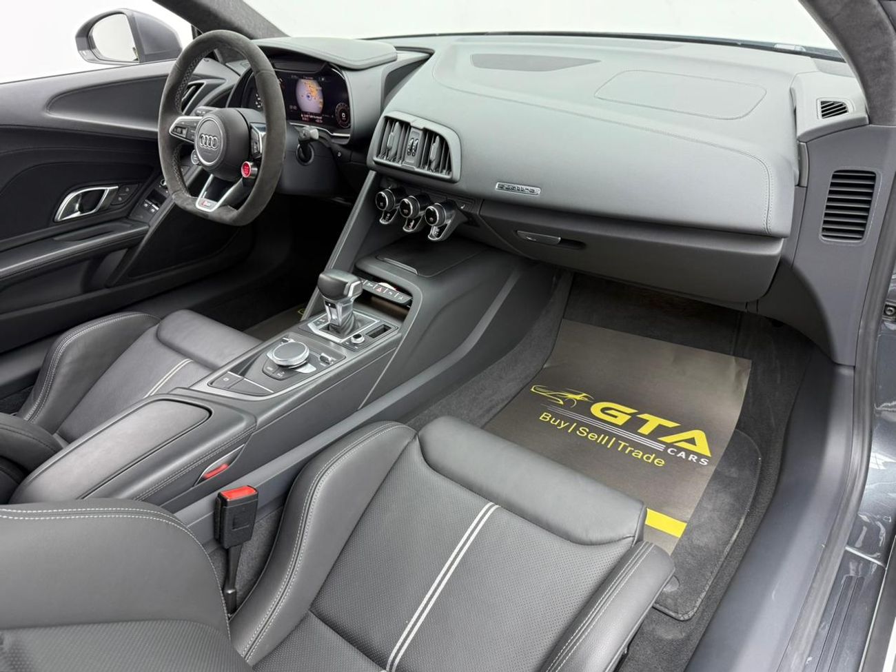 أودي R8 V10 RWD 5.2L (540 HP) 2016 Audi R8 V10 Quattro, Very Low Km, RECARO Seats, Fully Loaded, Excellent C