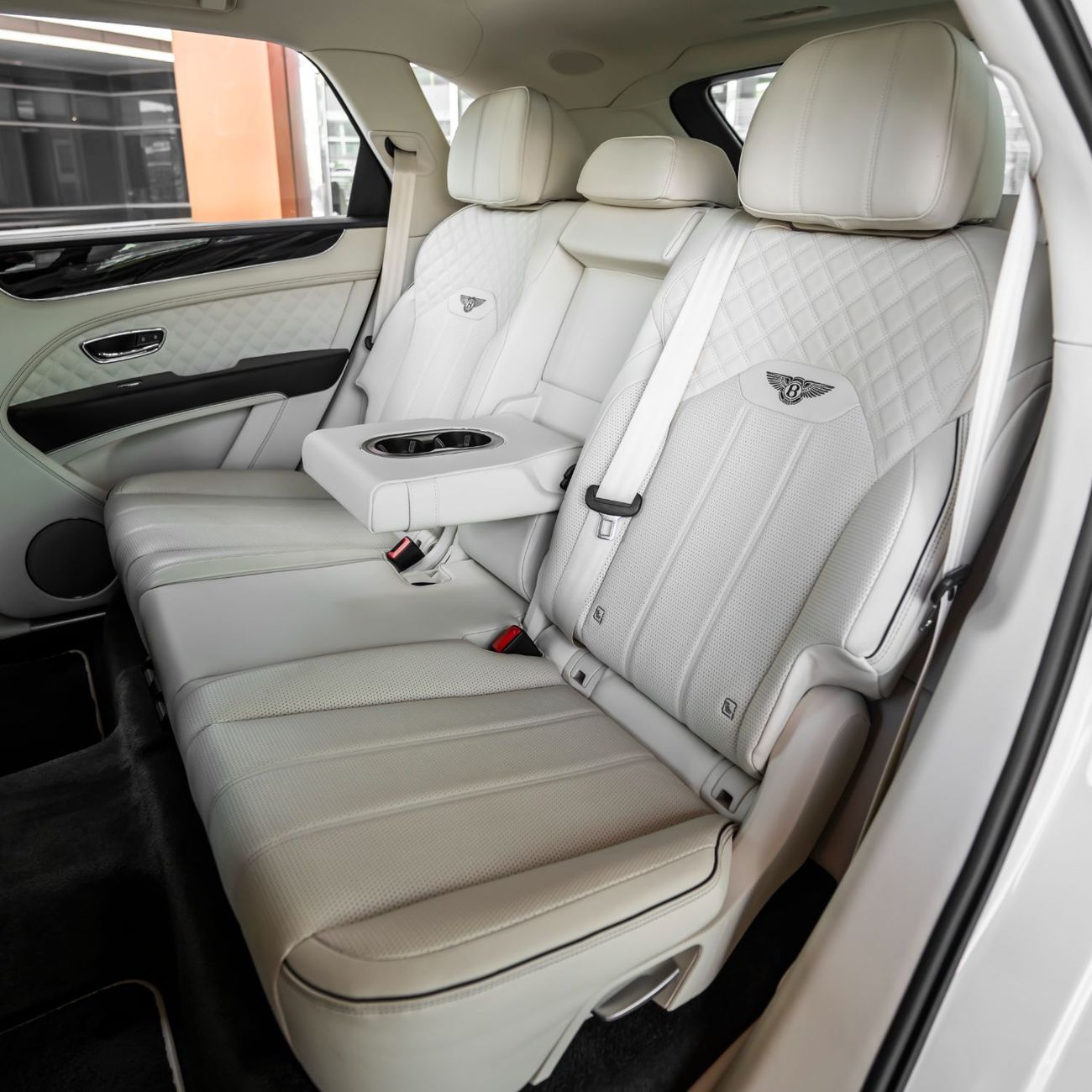 Bentley Bentayga 2023 BENTLEY BENTAYGA V8 DONE ONLY 30,000KM