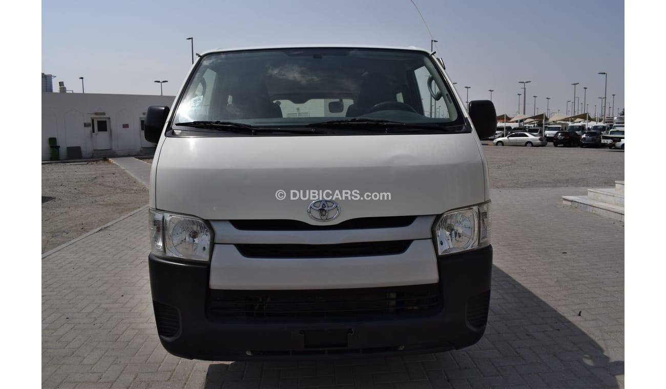 Toyota Hiace GL - Standard Roof Toyota Hiace Std roof 13 seater, Model:2016. Excellent condition