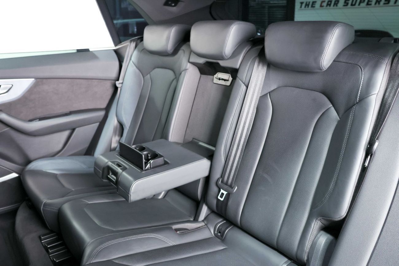 أودي Q8 55 TFSI quattro 3.0L SUV