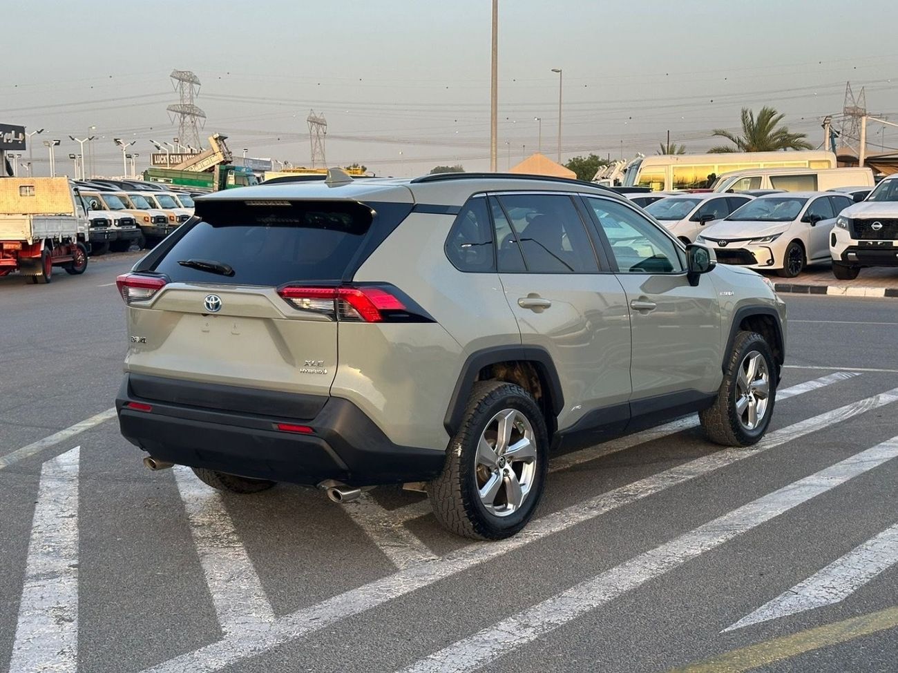 Toyota RAV4 VXR HEV 2021 RAV4 Hybrid 4x4 premium