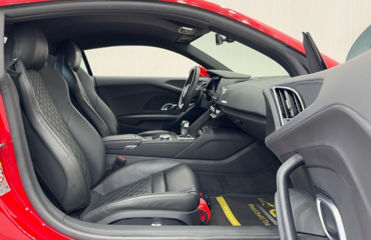 Audi R8 Spyder Std 5.2L 2018 Audi R8 V10, Warranty, Audi Service Package, 1 Of 999, Very Low Kms, GCC