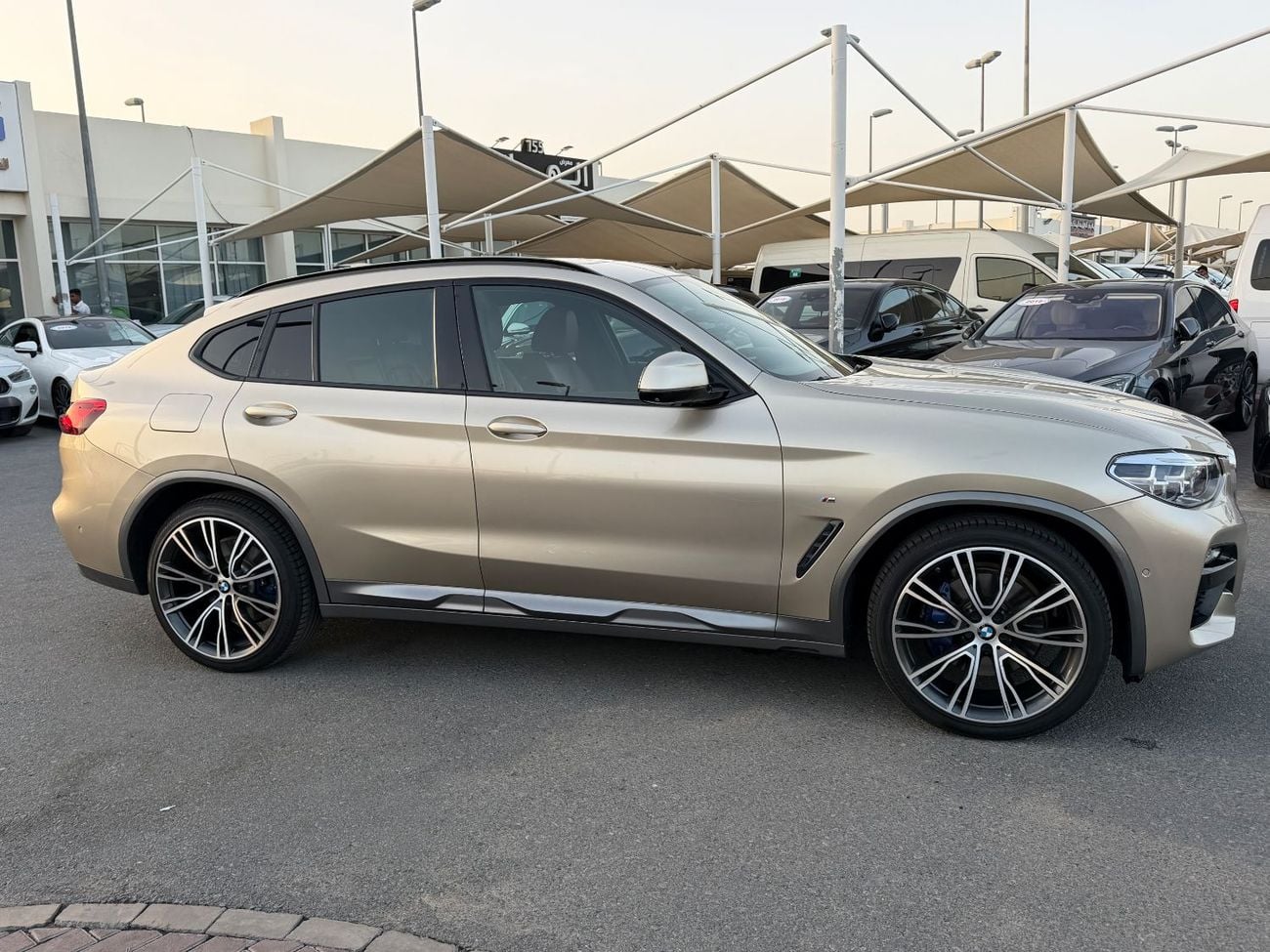 بي أم دبليو X4 XDRIVE 30I M SPORT PACK