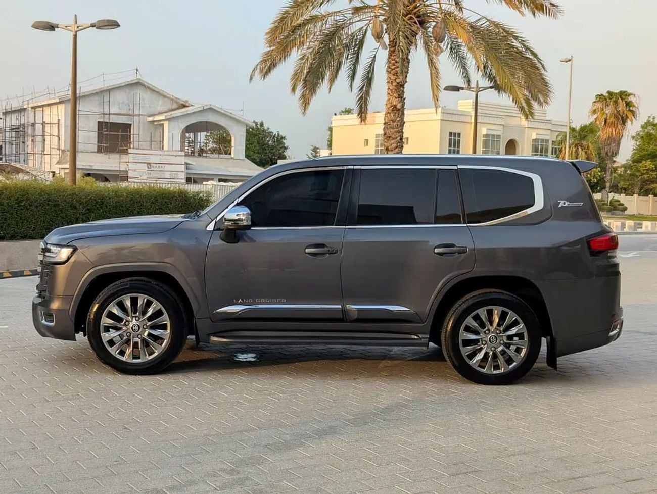 تويوتا لاند كروزر GXR Facelifted 2025 With Interior and Exterior V6 4.0L Full Option