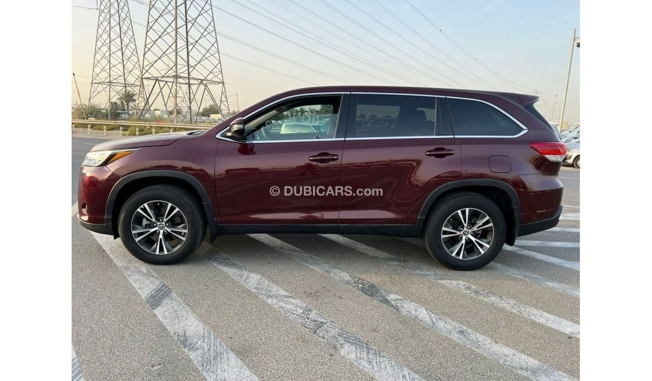Toyota Highlander 2019 Toyota Highlander LE AWD 4X4 MidOption+ /