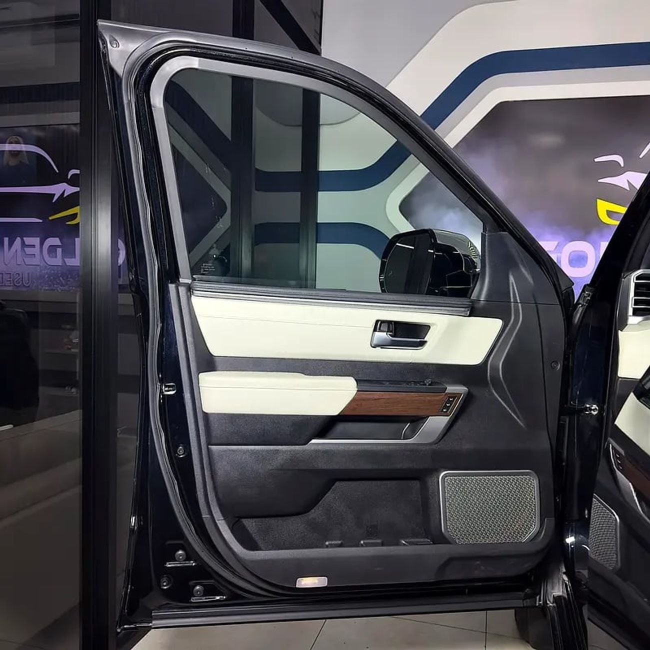 تويوتا سيكويا Capstone hybrid