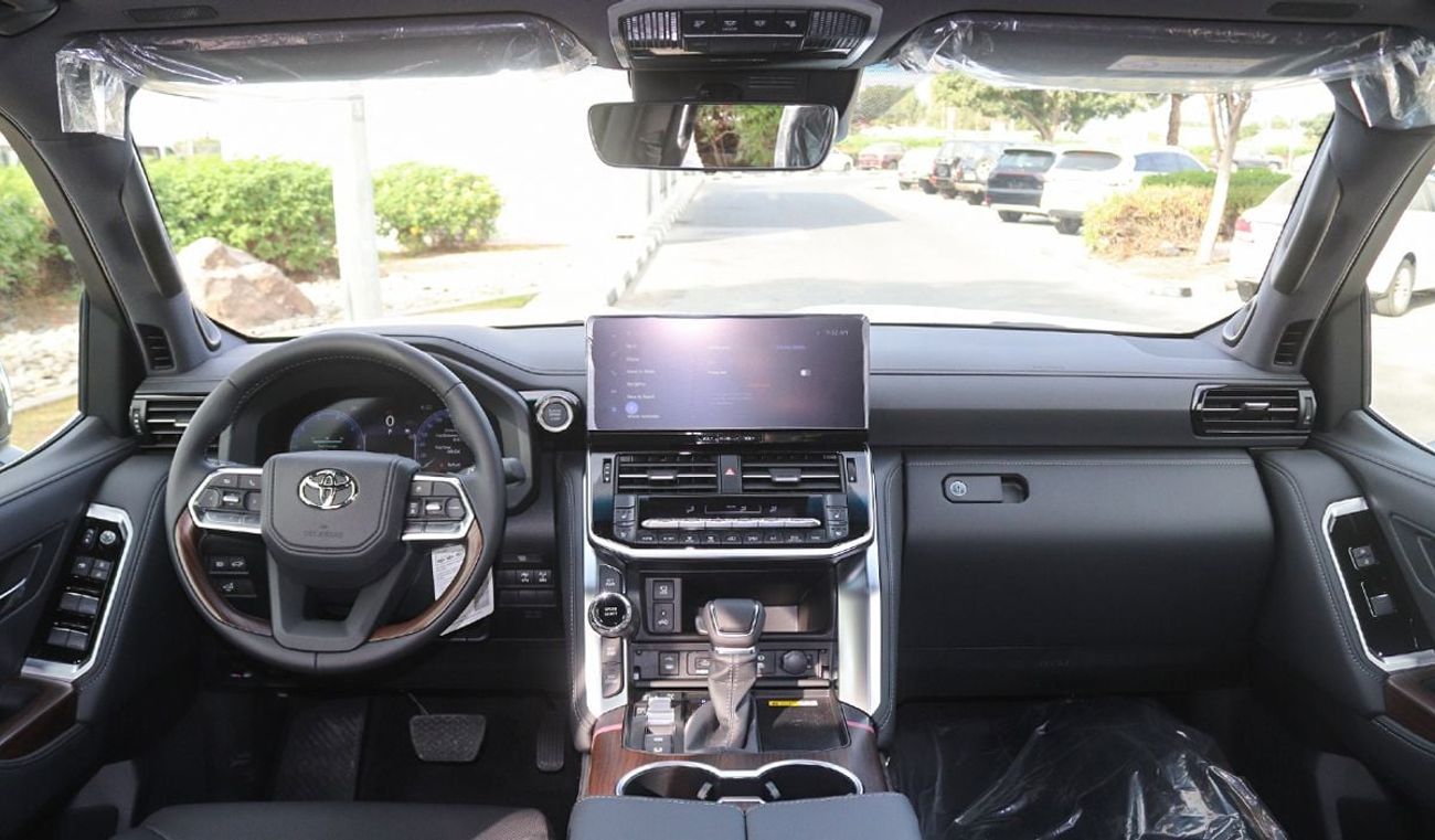 تويوتا لاند كروزر 2026 Model Toyota Land Cruiser (LC300) VX, 4.0L Petrol 4WD 6A/T
