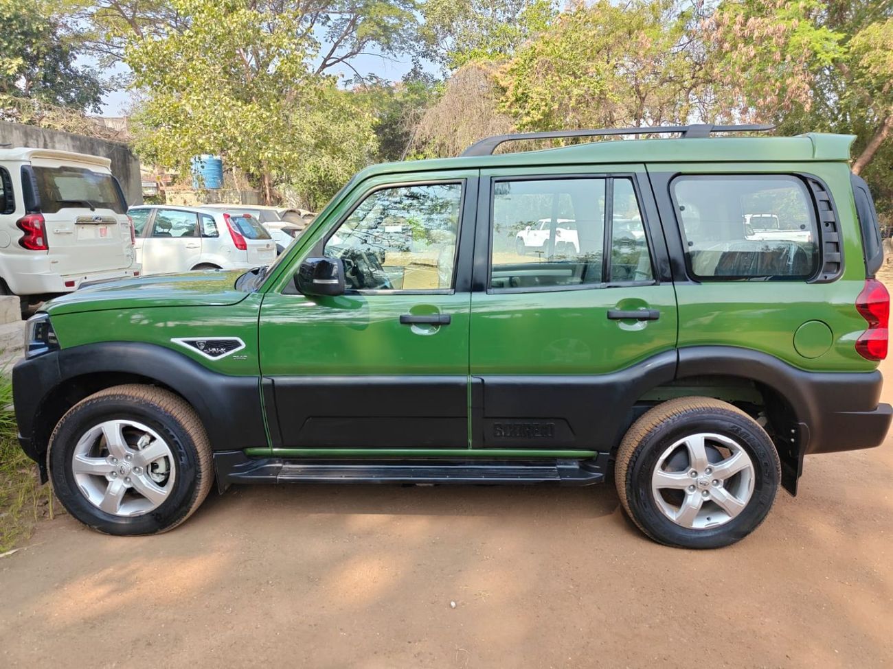 Mahindra Scorpio Mahindra Scorpio Classic S11 4W RHD TOP MODEL DIESEL ENGINE MY 23 Model Military Green Color (RIGHT 